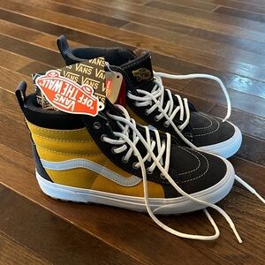 NWT Vans Sk8-Hi MTE